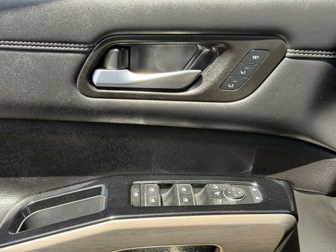 Used 2024 Nissan Pathfinder Platinum w/ Cargo Package FWD image 25