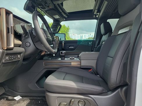 New 2025 GMC Hummer EV 2X w/ Extreme Off-Road Package AWD/4WD image 7