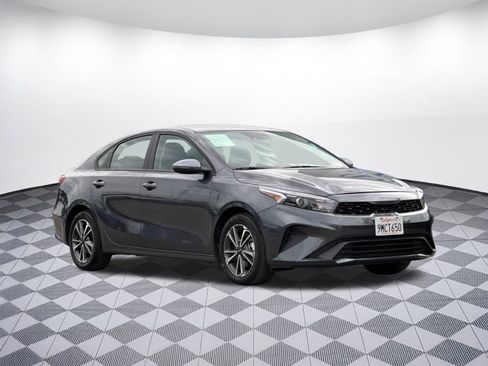 Used 2024 Kia Forte LXS w/ LXS Technology Package image 6