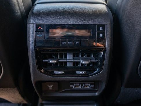 Used 2025 Jeep Grand Cherokee L Altitude image 16