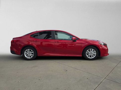 Used 2025 Toyota Camry LE FWD image 2