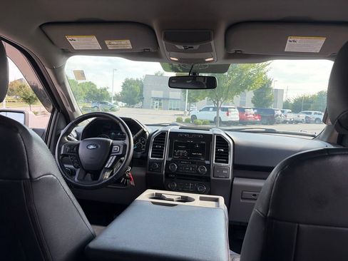 Used 2015 Ford F150 XLT w/ Equipment Group 302A Luxury AWD/4WD image 32