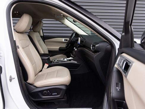 Used 2020 Ford Explorer Limited w/ Hybrid Equipment Group 310A image 33