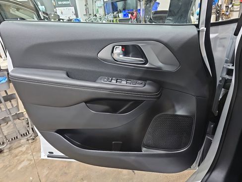 New 2026 Chrysler Voyager LX image 26