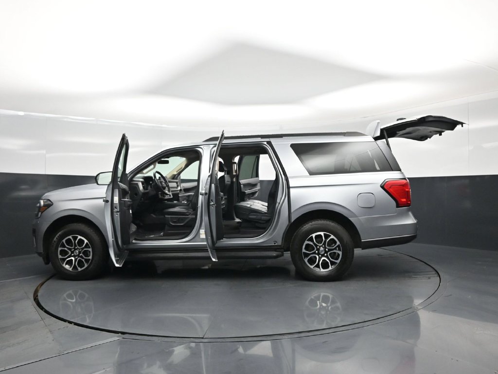 Used 2024 Ford Expedition Max XLT AWD/4WD image 37