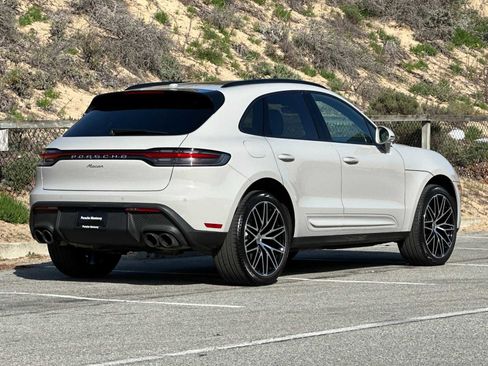 Certified 2025 Porsche Macan image 7