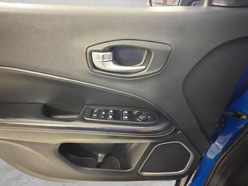 Used 2020 Jeep Compass Latitude FWD image 25