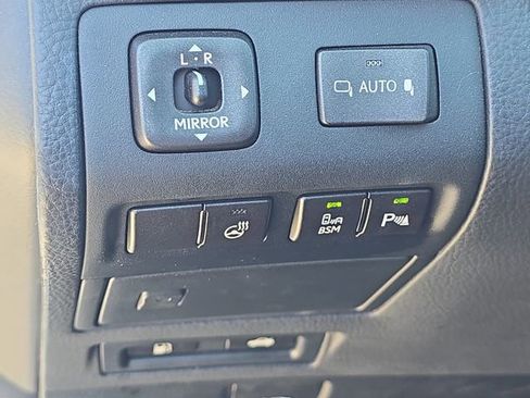 Used 2014 Lexus LS 460 AWD w/ Comfort Package image 29