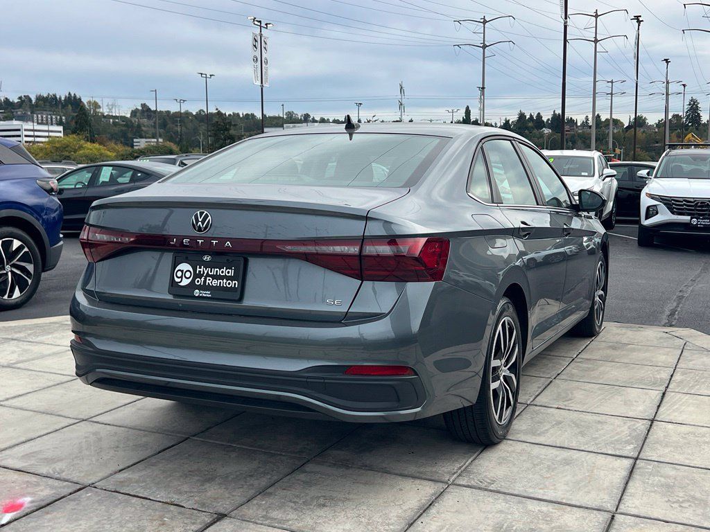 Used 2025 Volkswagen Jetta SE FWD image 7