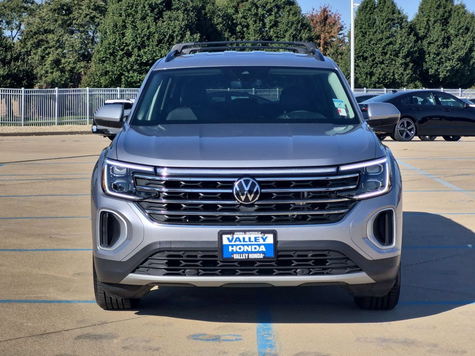 Used 2024 Volkswagen Atlas SE AWD/4WD image 3