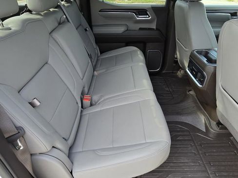 Used 2023 GMC Sierra 1500 SLT image 31