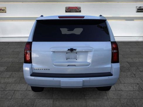 Used 2017 Chevrolet Suburban LT RWD image 6