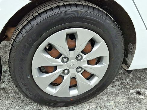 Used 2017 Hyundai Accent SE image 7