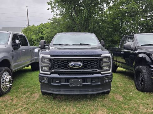 Used 2023 Ford F250 XL w/ STX Appearance Package AWD/4WD image 2