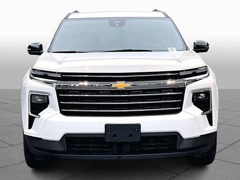 Used 2024 Chevrolet Traverse LT image 6