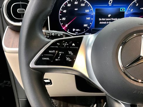 Certified 2024 Mercedes-Benz GLC 300 4MATIC image 19