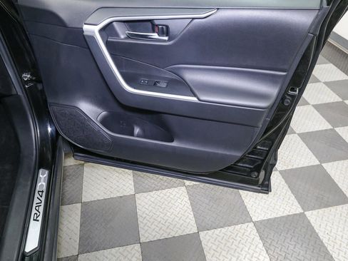 Used 2022 Toyota RAV4 XLE w/ Convenience Package image 22