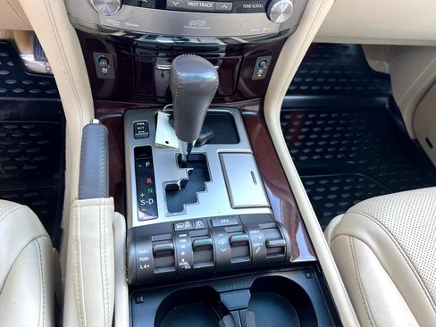 Used 2013 Lexus LX 570 4WD image 29