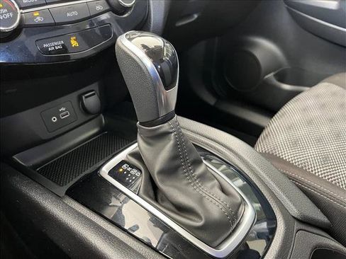 Used 2021 Nissan Rogue Sport SV FWD image 15