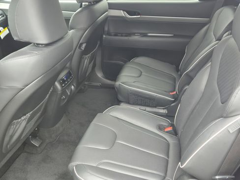 Certified 2025 Hyundai Palisade SEL image 16