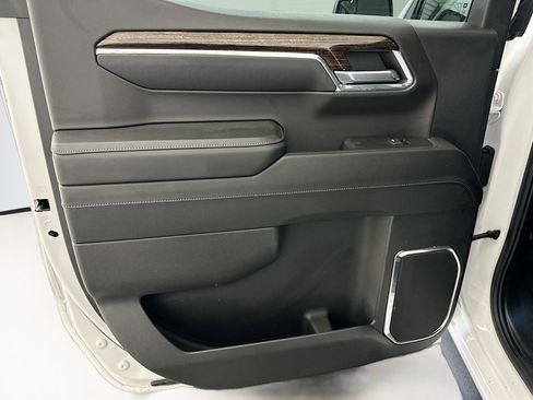 Used 2024 GMC Sierra 1500 Elevation image 27
