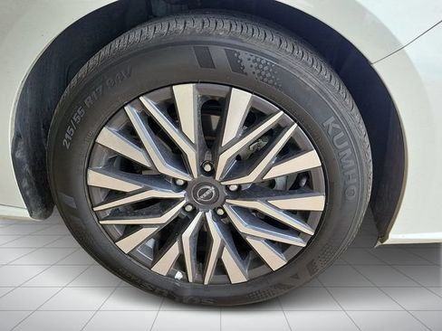 Used 2025 Nissan Altima 2.5 SV FWD image 5