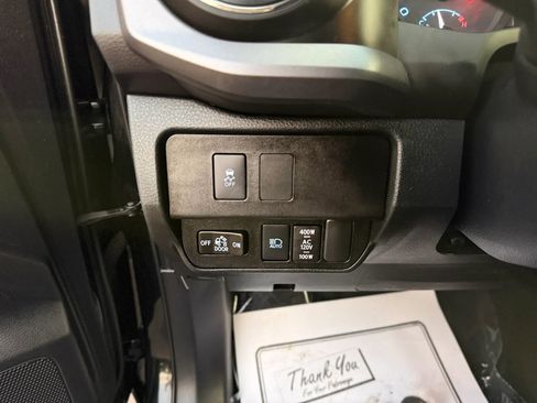 Used 2021 Toyota Tacoma TRD Sport w/ Technology Package image 29