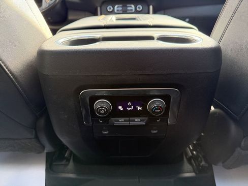 Used 2023 Chevrolet Suburban High Country image 21