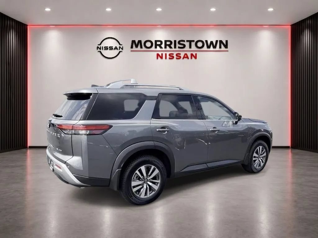 Used 2023 Nissan Pathfinder SL AWD/4WD image 9