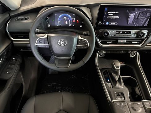 New 2026 Toyota Grand Highlander FWD image 16
