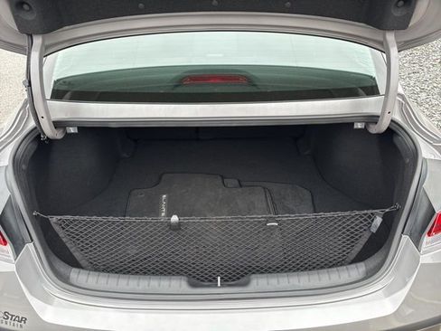 Used 2025 Hyundai Elantra SEL image 27