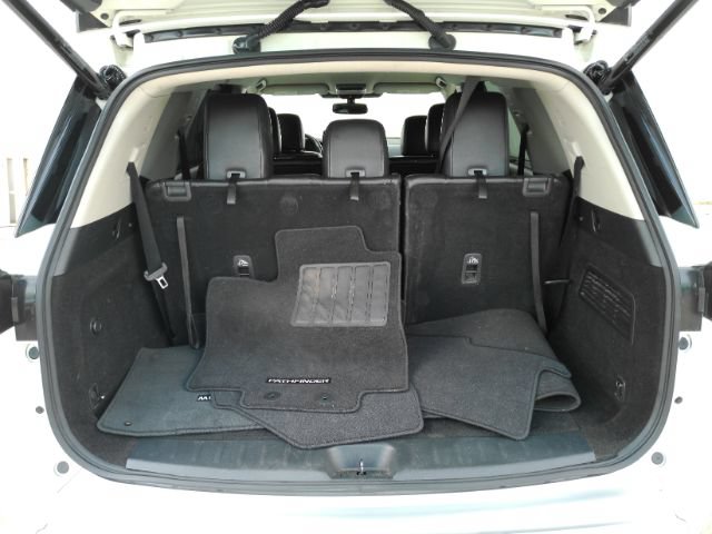 Used 2022 Nissan Pathfinder SL w/ SL Black Package FWD image 28