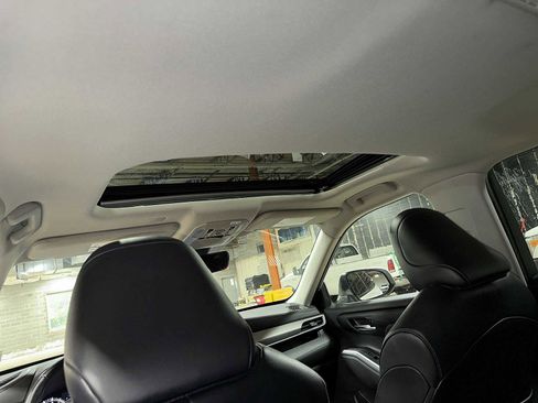 Used 2022 Toyota Highlander XLE AWD/4WD image 25