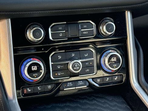 Used 2022 GMC Yukon Denali image 24