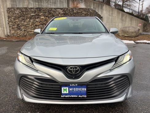 Used 2018 Toyota Camry XLE image 8