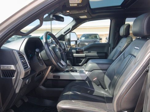 Used 2015 Ford F150 Platinum w/ Equipment Group 701A Luxury AWD/4WD image 16