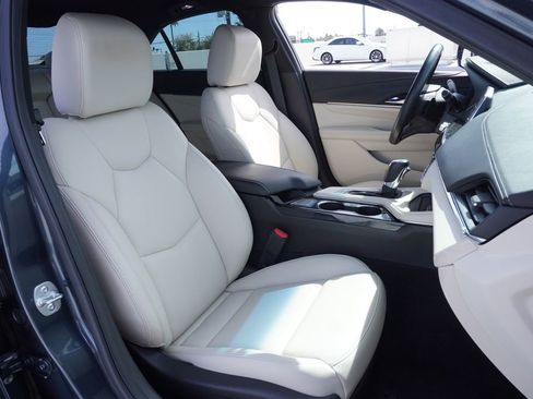 Certified 2025 Cadillac CT4 Luxury image 12