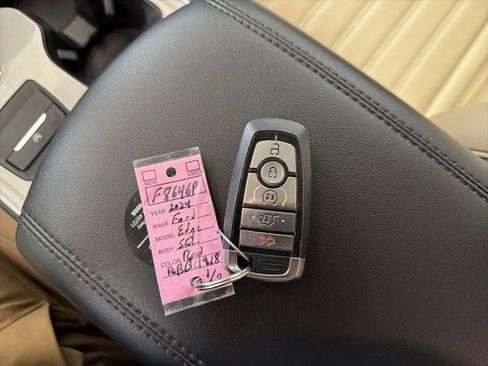 Used 2024 Ford Edge SEL w/ Convenience Package AWD/4WD image 34