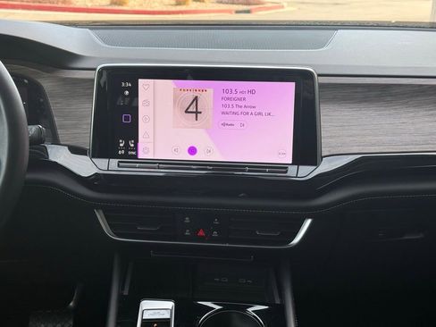 Used 2025 Volkswagen Atlas SEL image 13