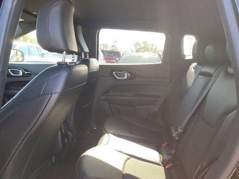 New 2026 Jeep Compass Latitude image 11