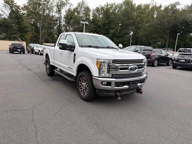 Used 2017 Ford F350 Lariat w/ Lariat Value Package AWD/4WD image 3