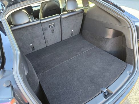 Used 2021 Tesla Model Y Long Range image 33