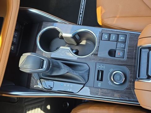 New 2026 Toyota Highlander Platinum image 26