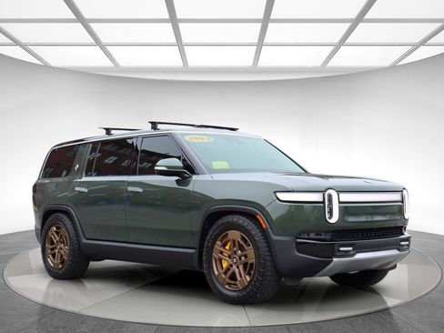 Used 2023 Rivian R1S Adventure image 3