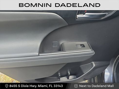 Used 2022 Toyota Highlander XSE image 14