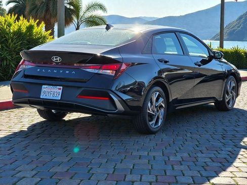 Certified 2025 Hyundai Elantra Sport image 4