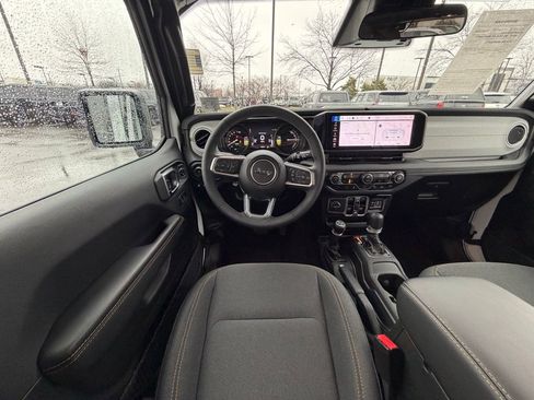 Certified 2025 Jeep Wrangler Sahara 4xe w/ Safety Group image 19