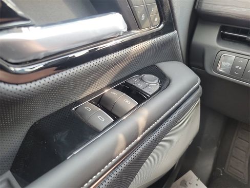 New 2025 GMC Sierra EV Denali image 9