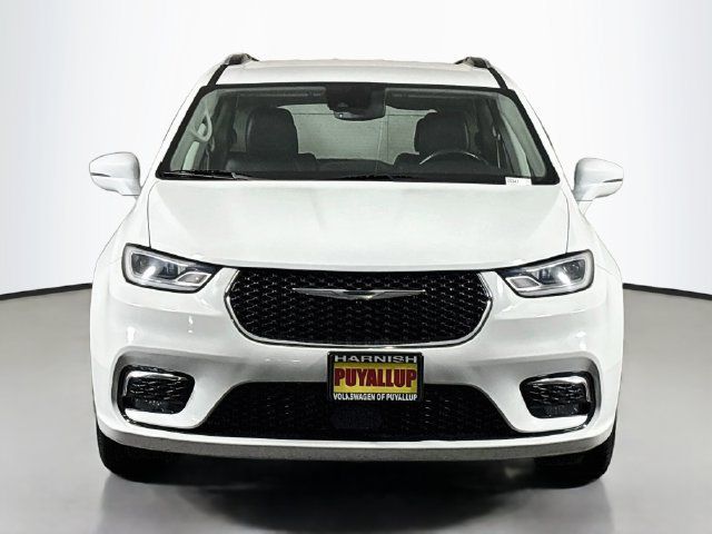 Used 2021 Chrysler Pacifica Touring-L FWD image 2