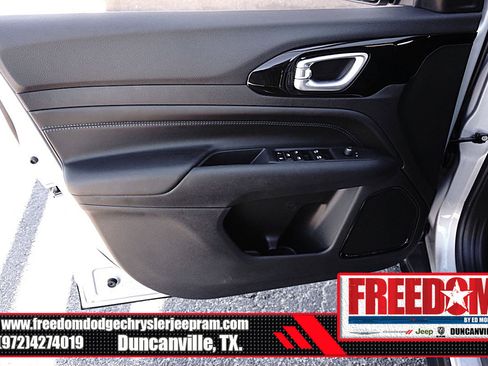 New 2026 Jeep Compass Latitude AWD/4WD image 39